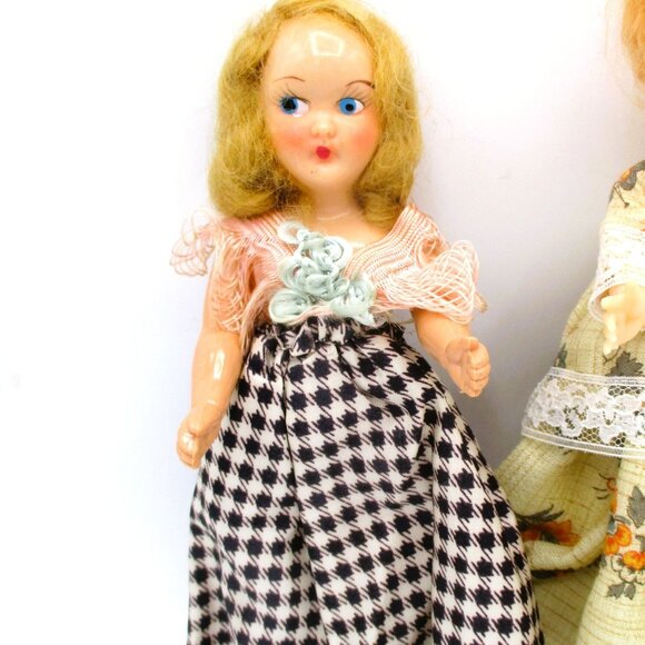 Set Of 3 Vintage 8" Plastic Celluloid Dolls With Floral & Checkered Dresses & 1 - Picture 5 of 6